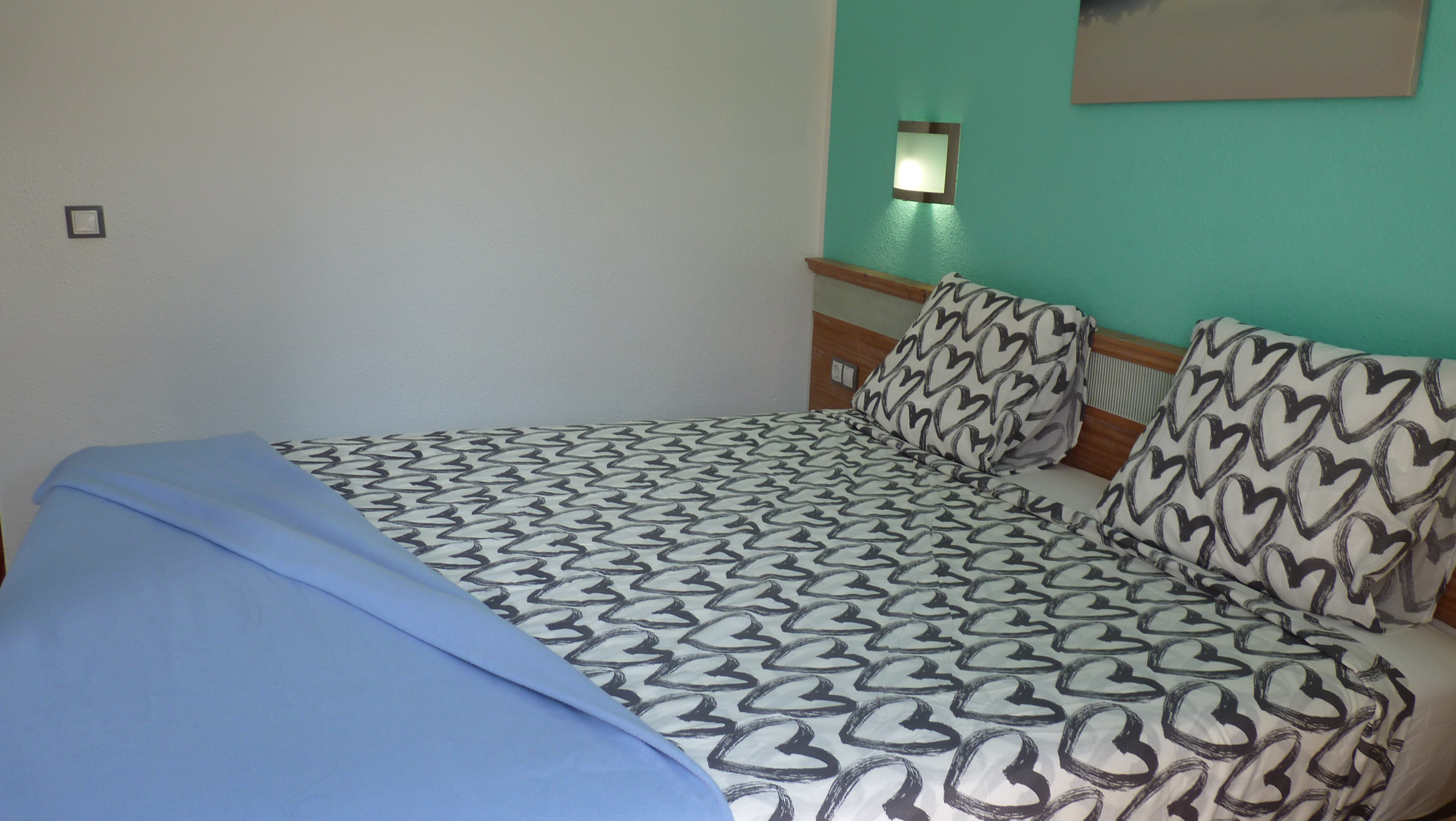 GREEN HOLIDAY ISLAND 411 4