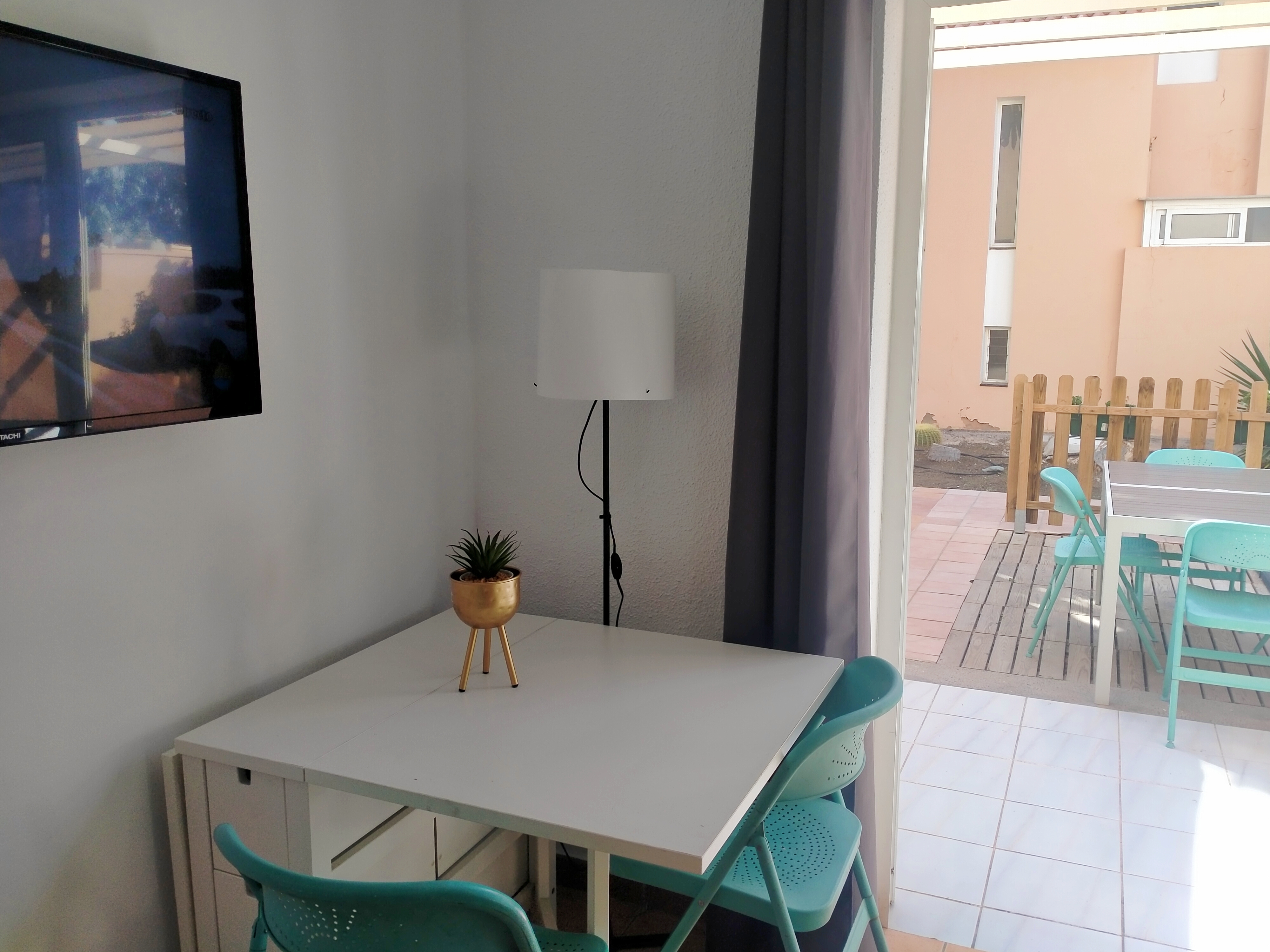 GREEN HOLIDAY ISLAND 411 12