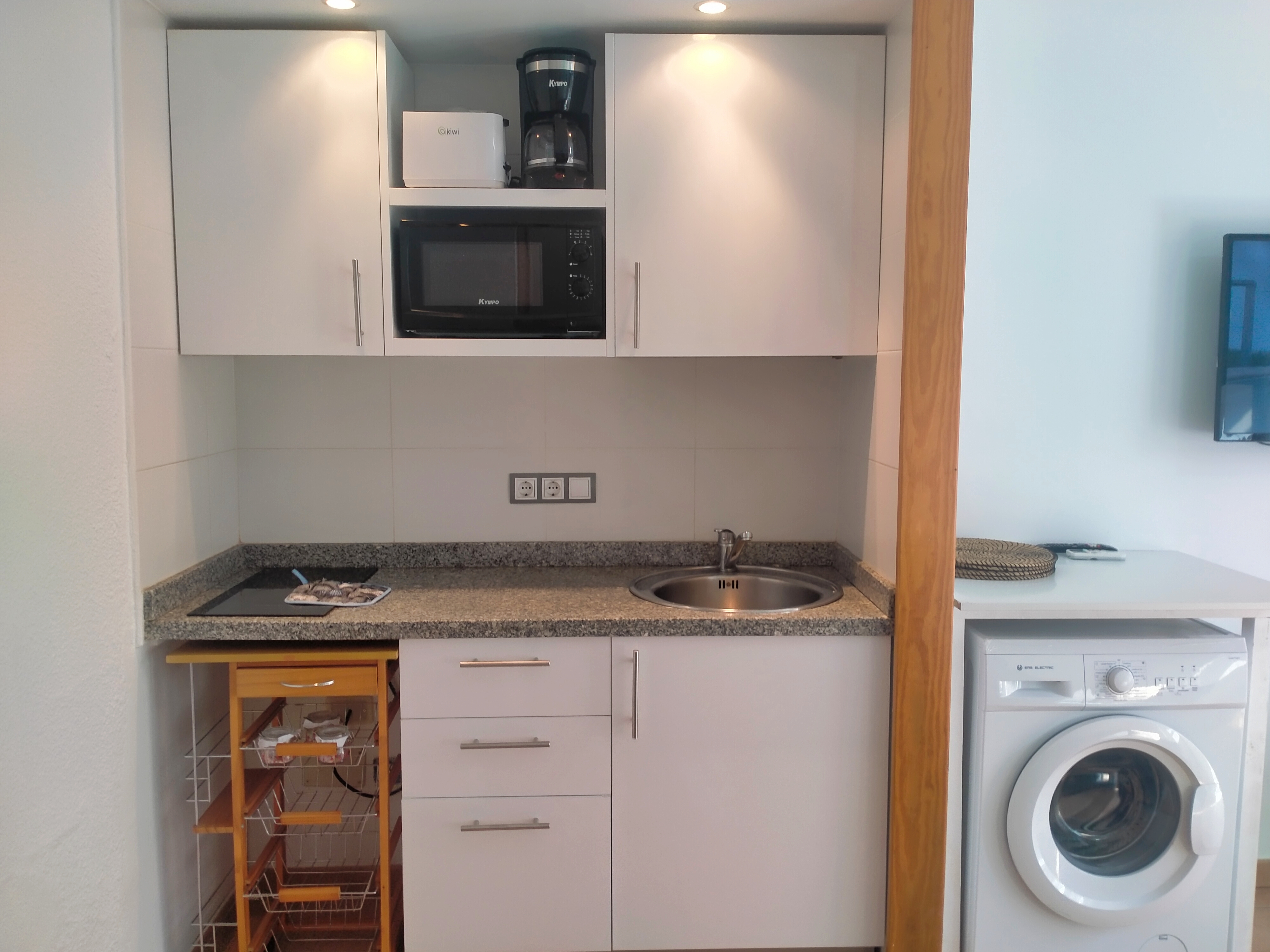 GREEN HOLIDAY ISLAND 411 13