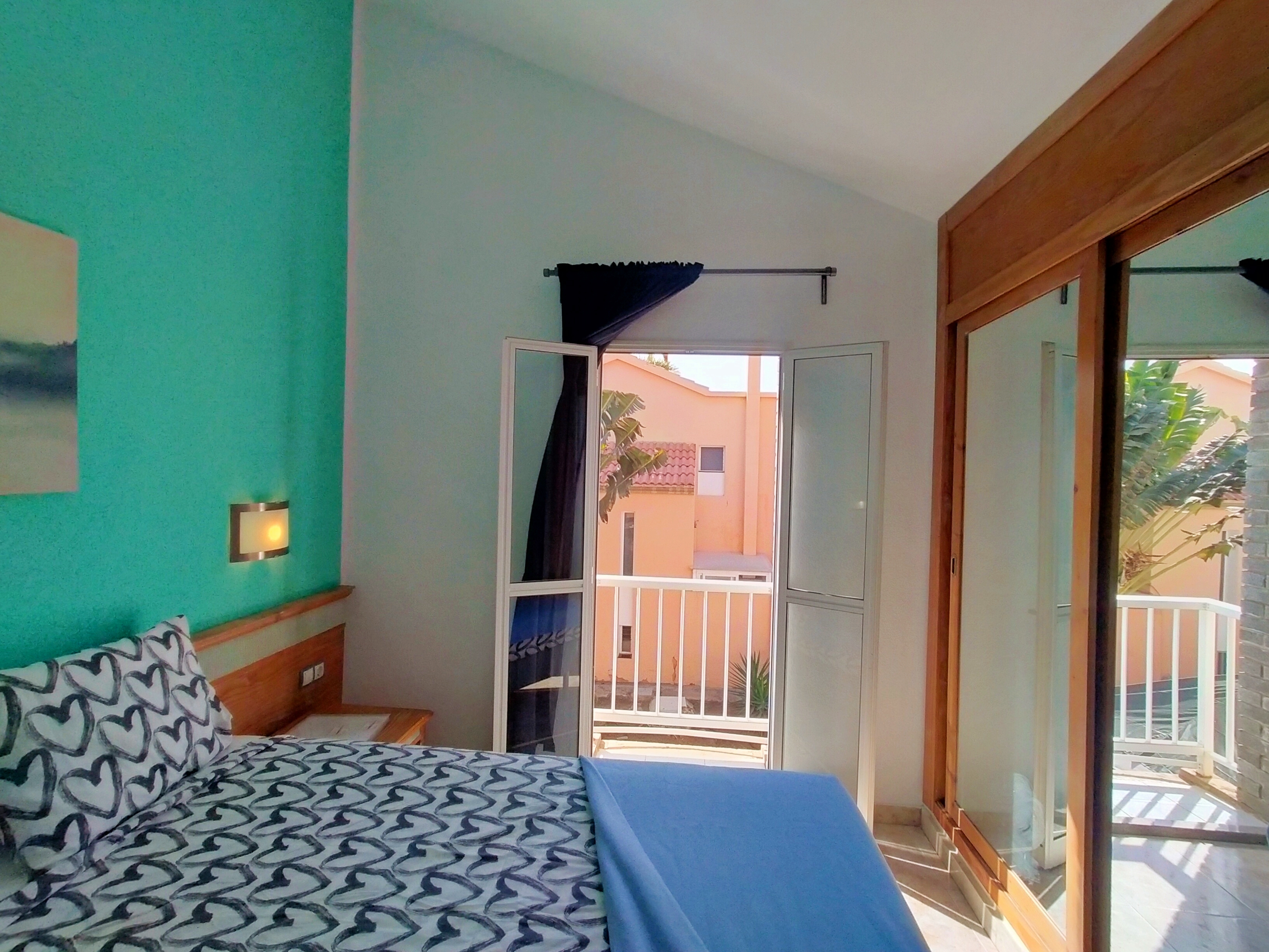 GREEN HOLIDAY ISLAND 411 11