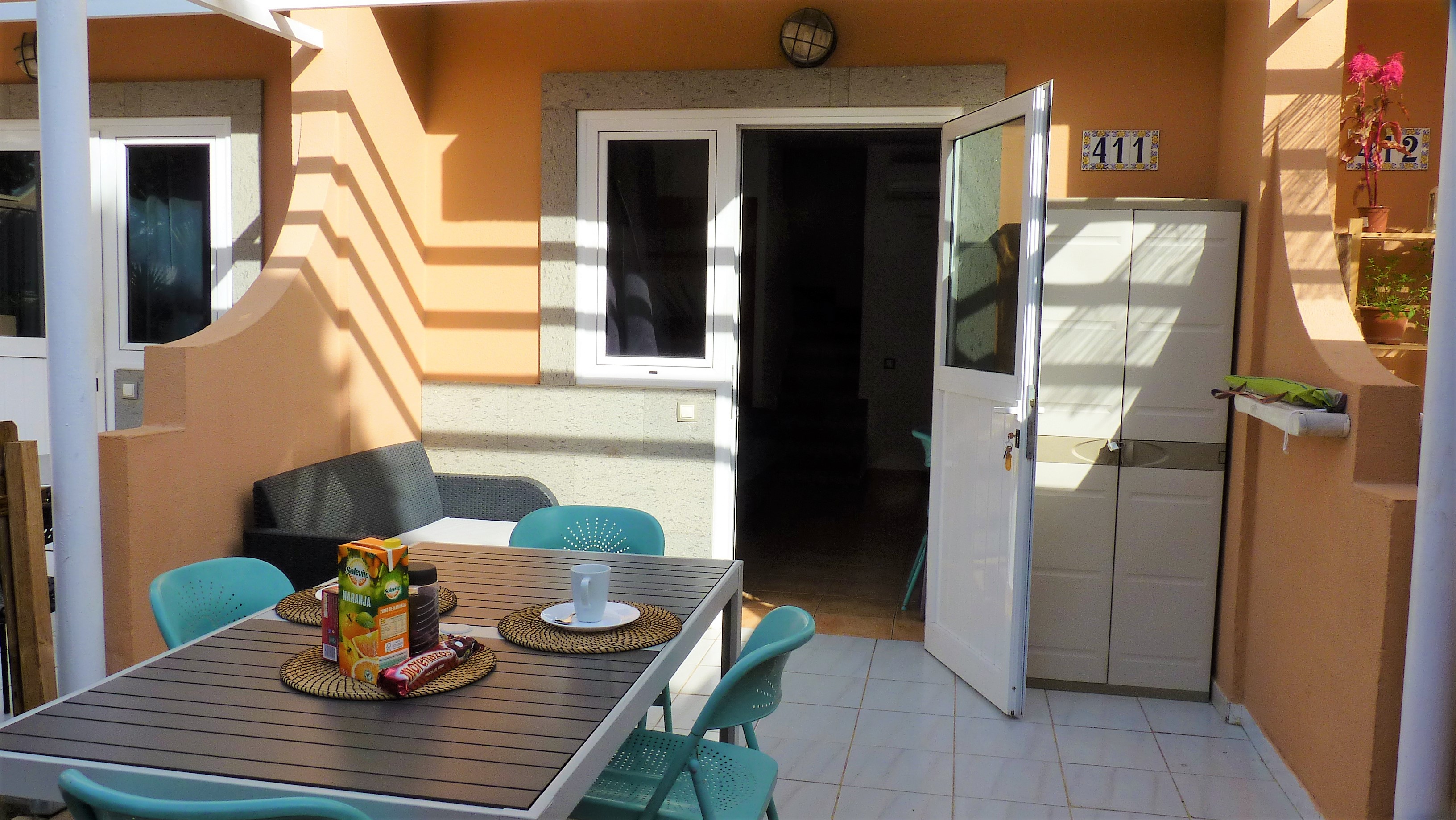 GREEN HOLIDAY ISLAND 411 2