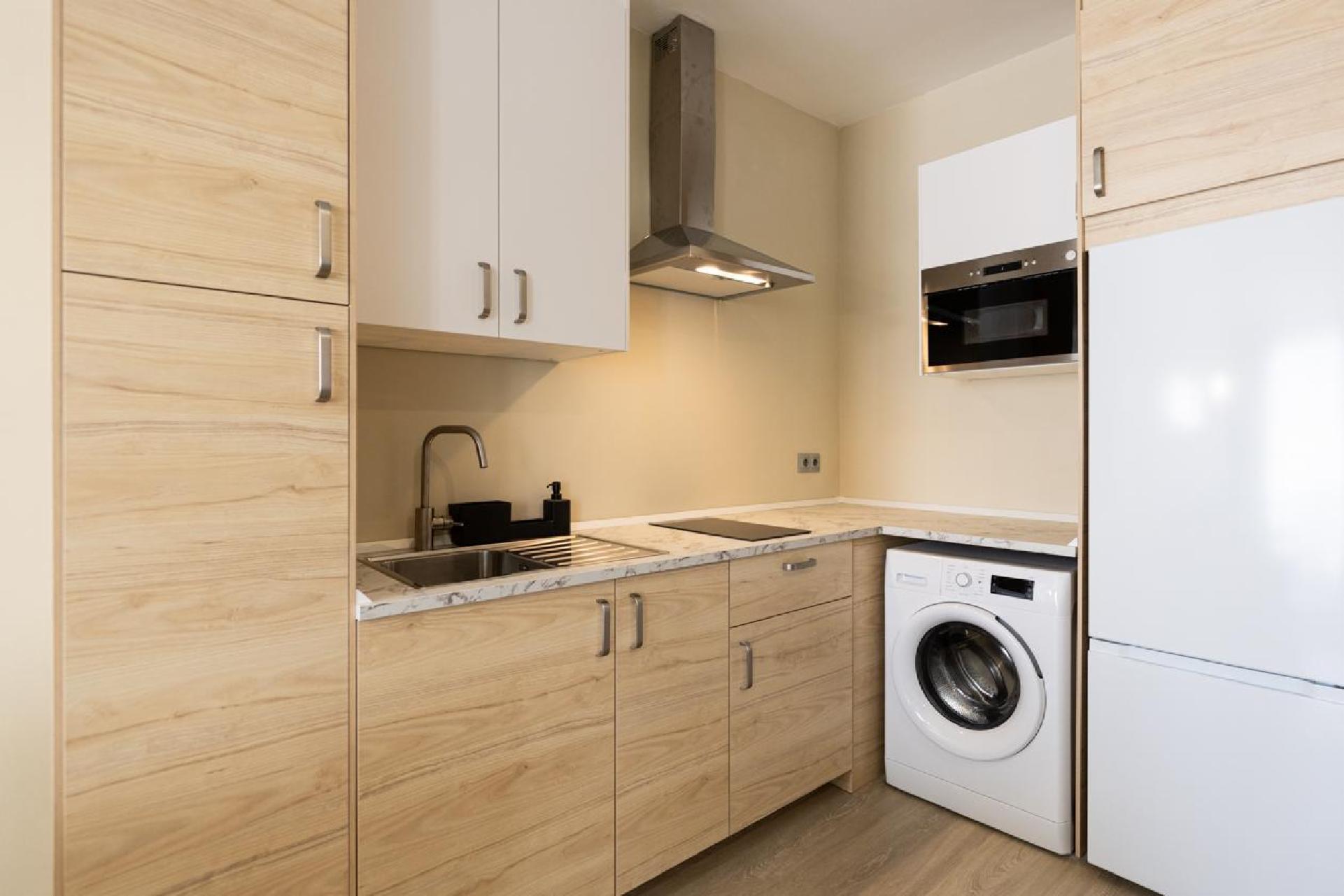 Apartamentos 1º, 2º, 3º C > 1 hab con balcón, baño en suite 2