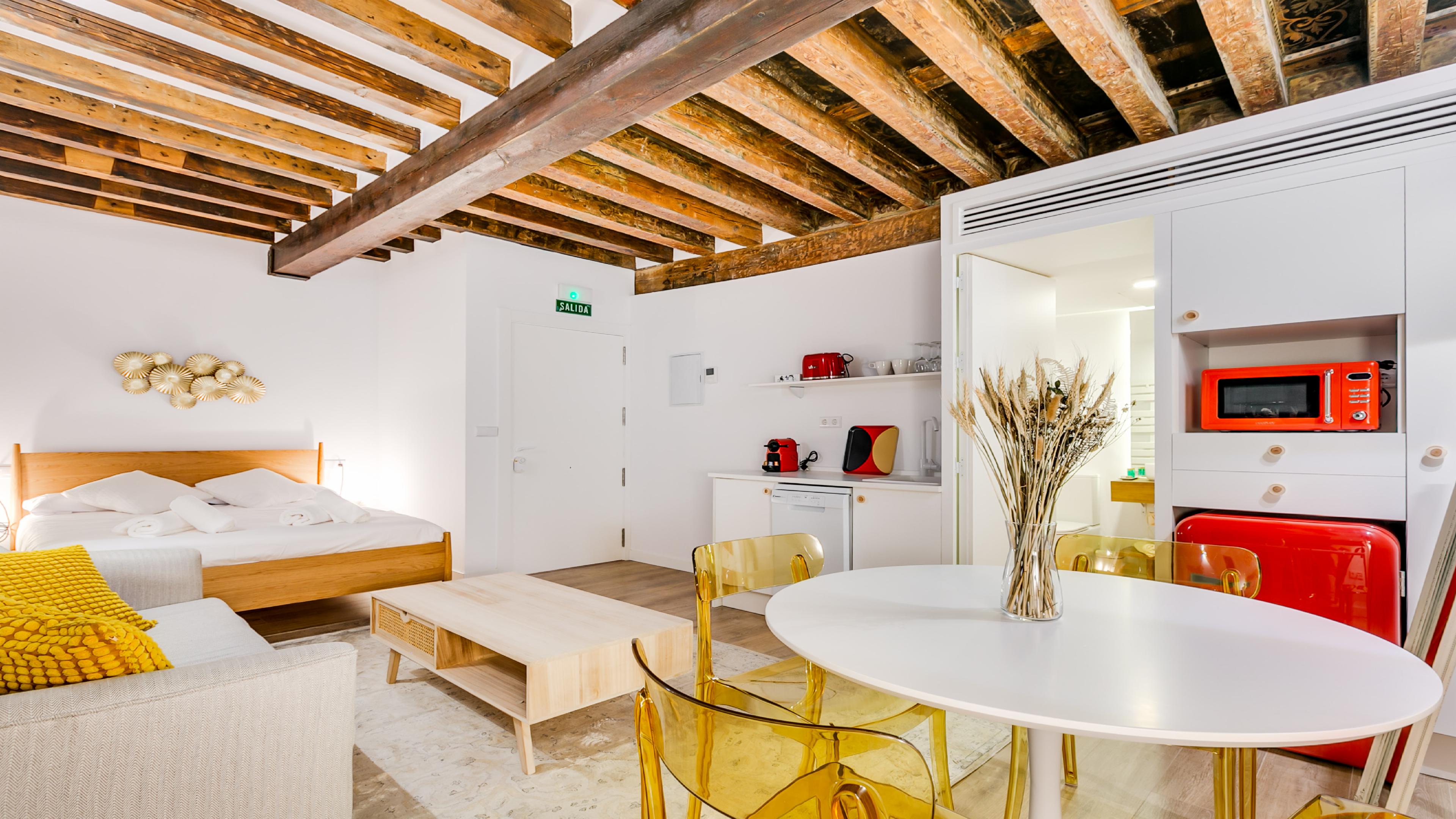 Bobadilla Suite con Balcón y Sofá Cama 2.2 y 3.2 26