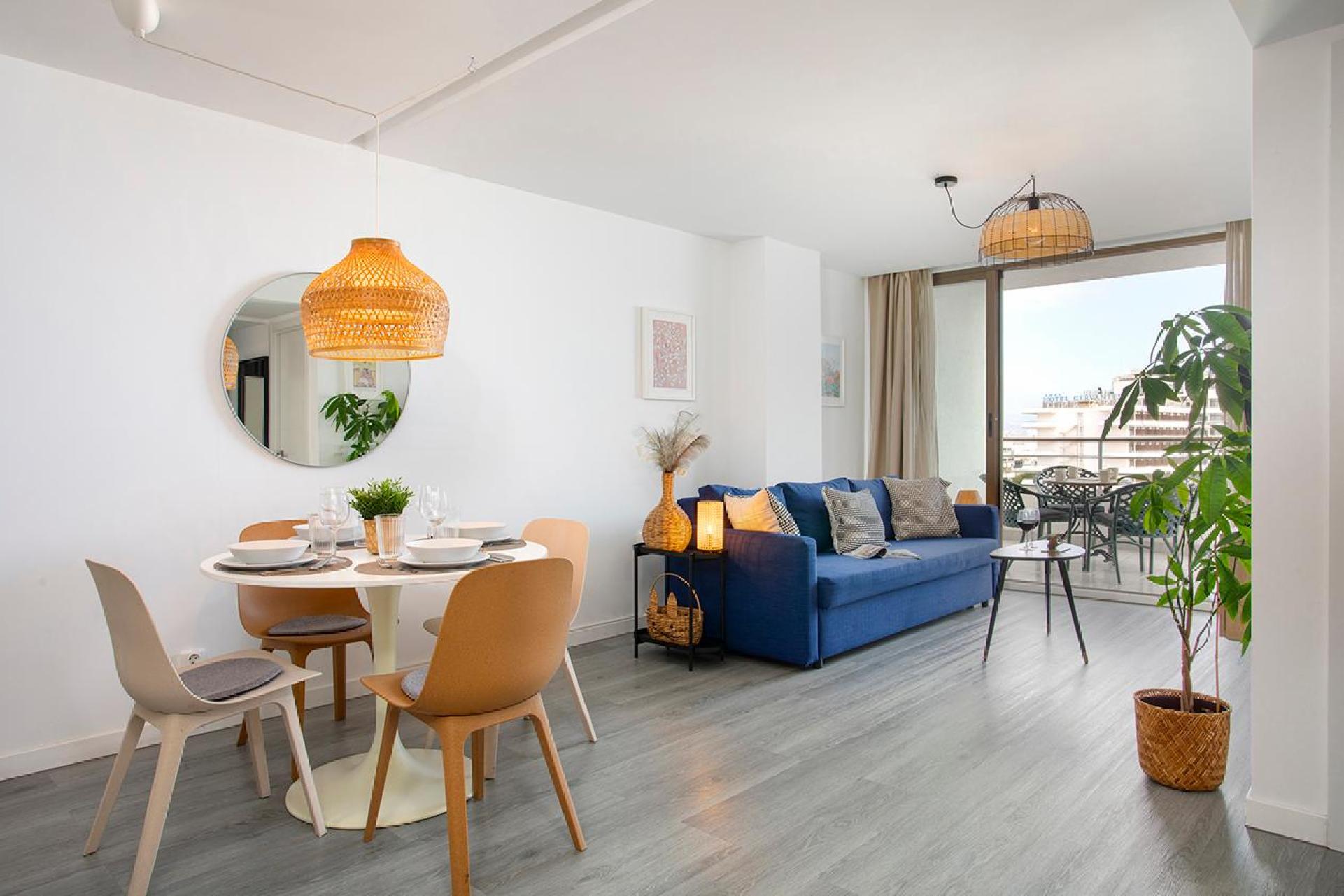 Apartamento con terraza y vistas al mar · Nogalera II by Rent Me