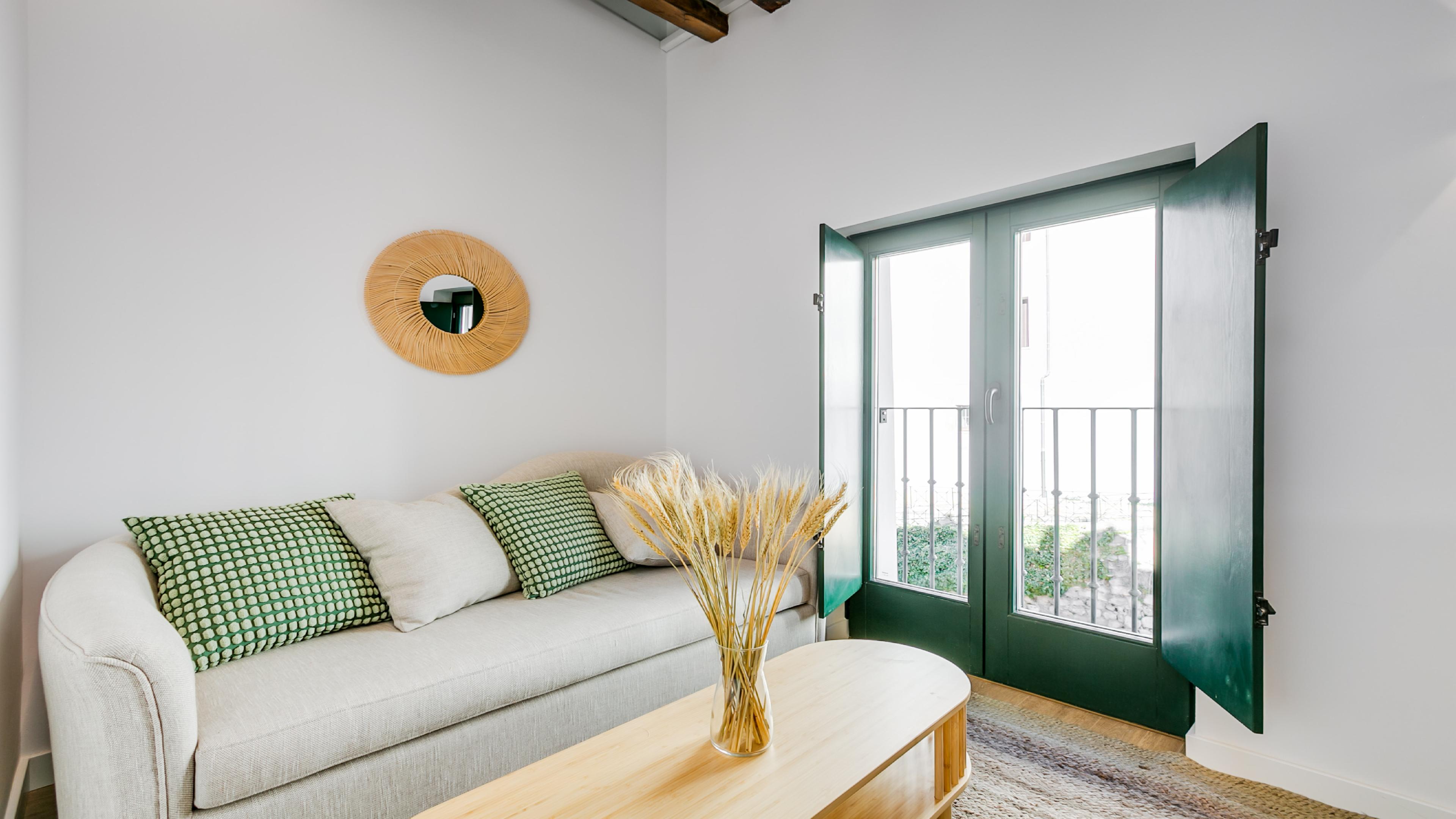 Bobadilla Suite Dúplex Abuhardillado con Bañera Hidromasaje 4.2 1
