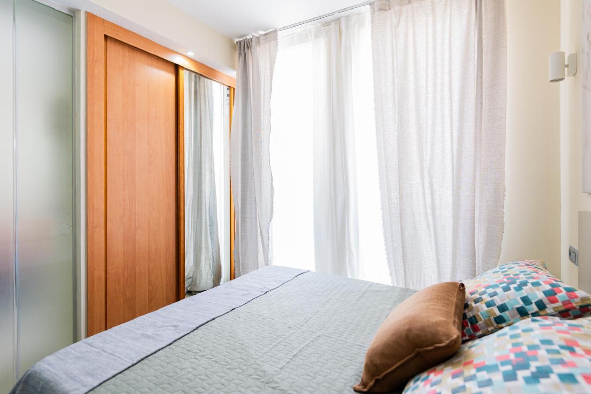 Apartamentos 1º, 2º, 3º B > 1 hab con balcón, baño en suite 2