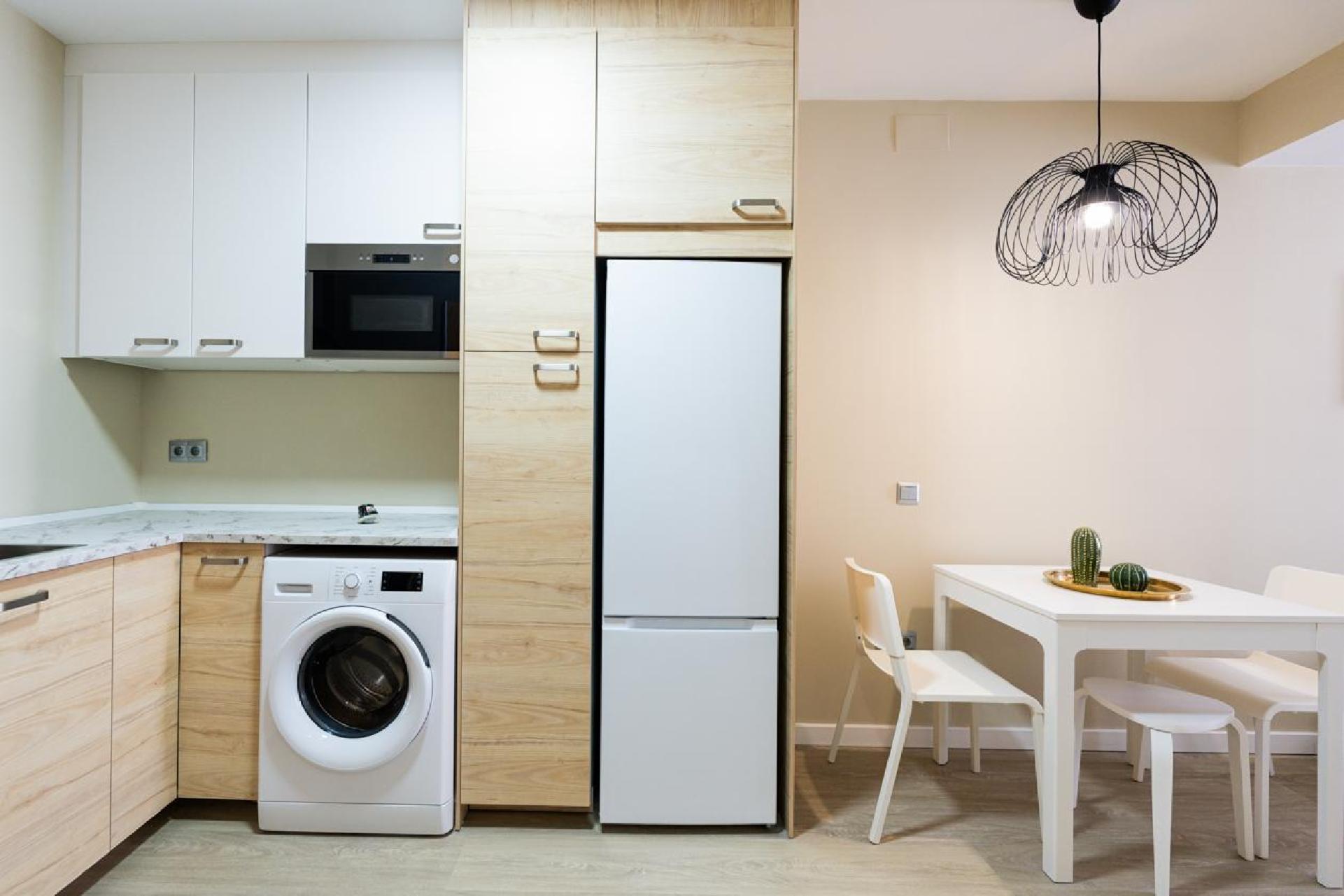Apartamentos 1º, 2º, 3º B > 1 hab con balcón, baño en suite 4