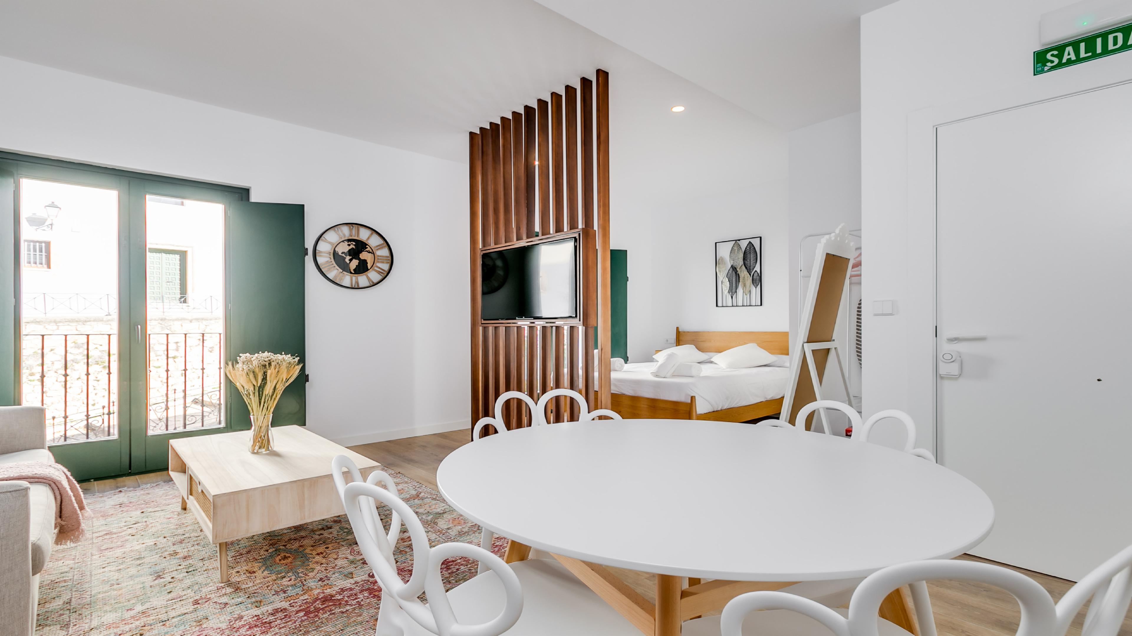 Bobadilla Suite con Balcón y Sofá Cama 2.2 y 3.2 17
