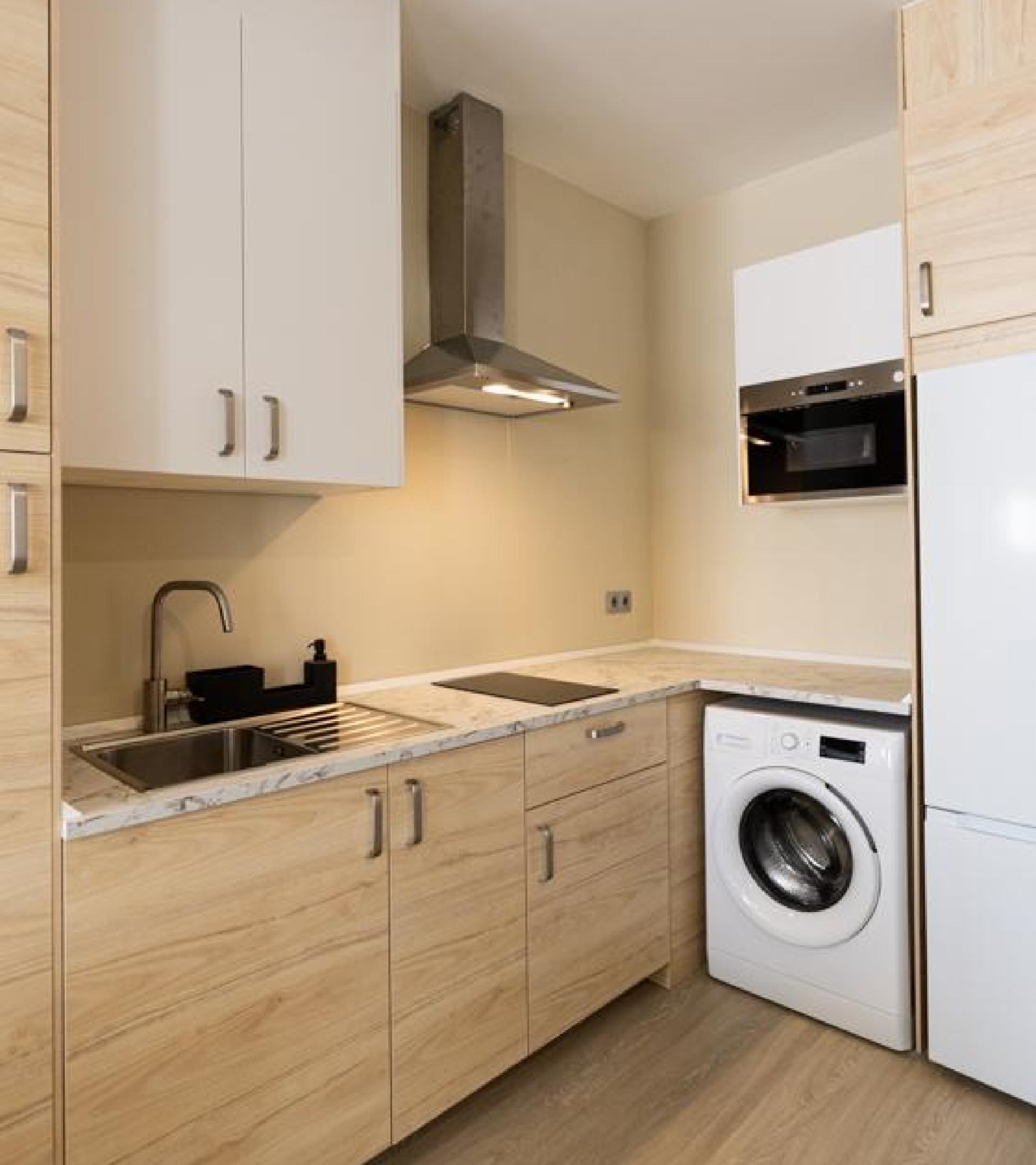 Apartamentos 1º, 2º, 3º C > 1 hab con balcón, baño en suite 11