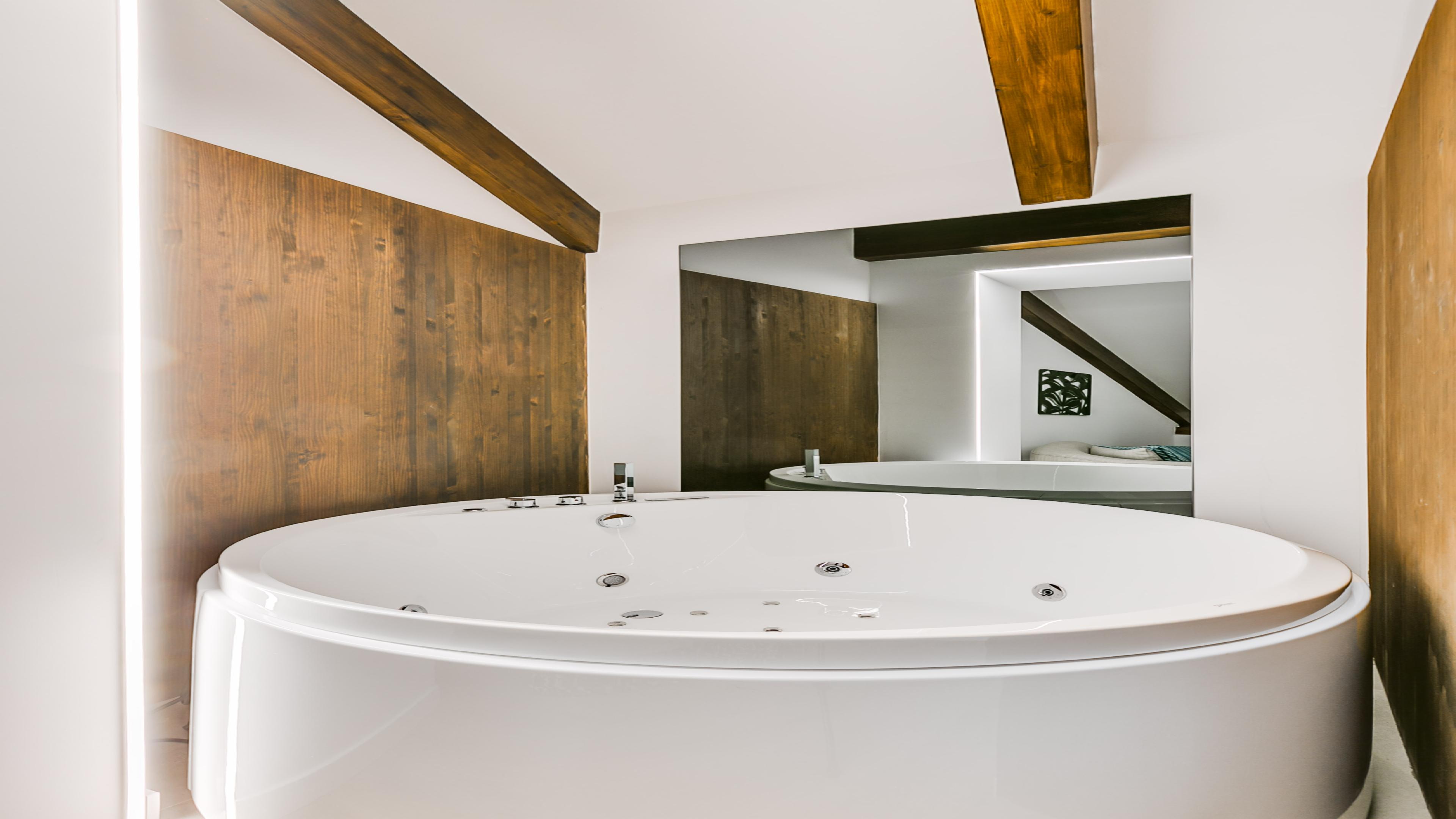 Bobadilla Suite Dúplex Abuhardillado con Jacuzzi 4.1 19