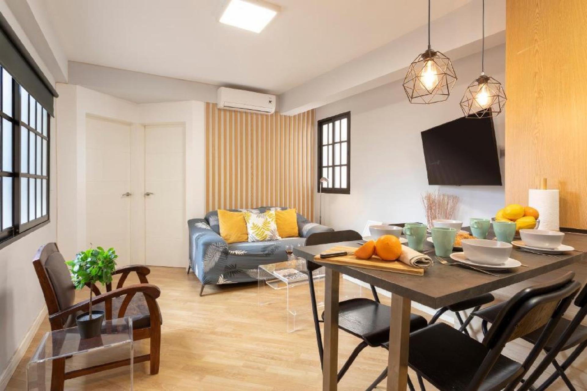 Plaza de las Flores by Rent Me