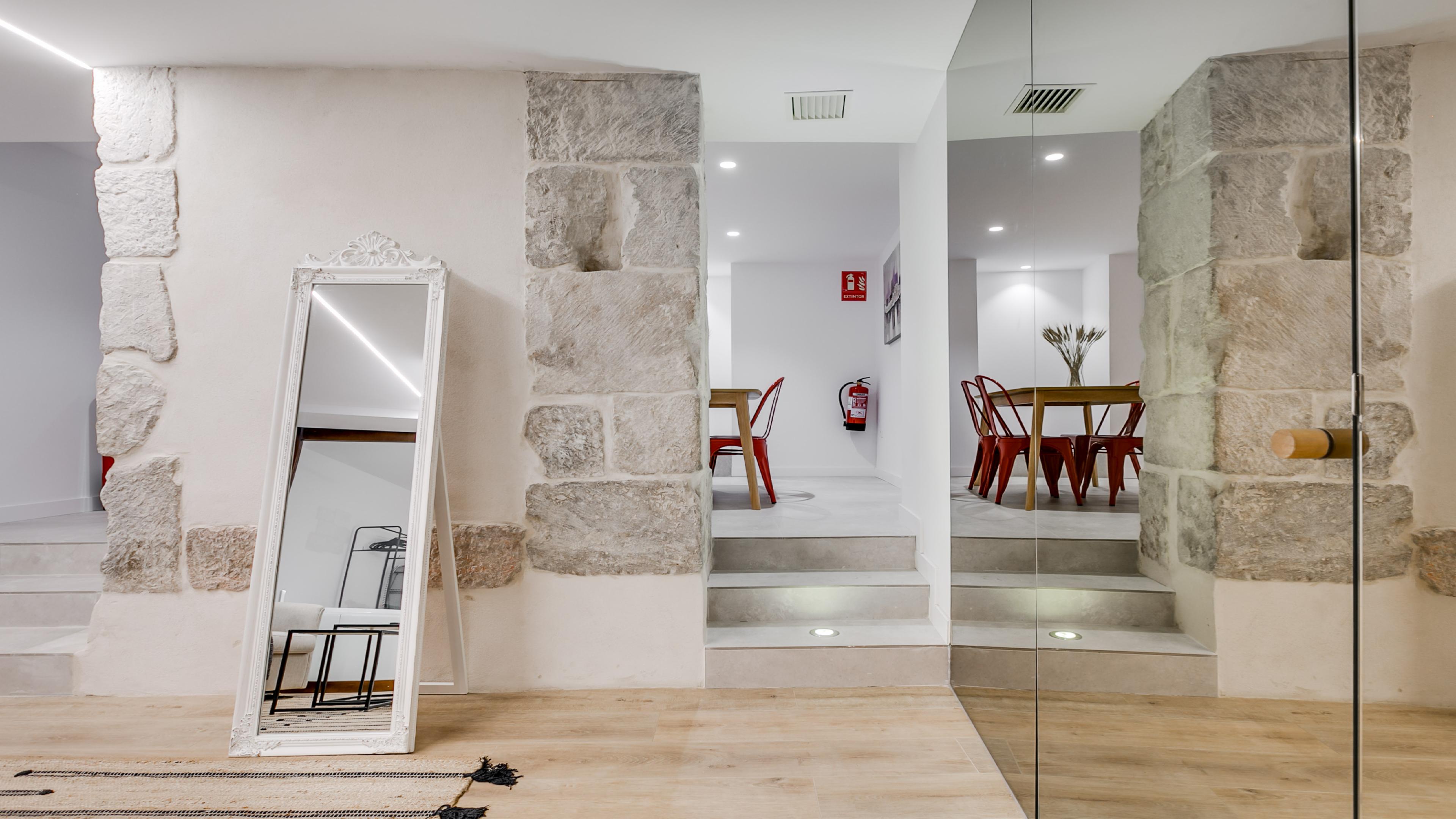 Bobadilla Suite con Patio Privado y Jacuzzi Bajo 26