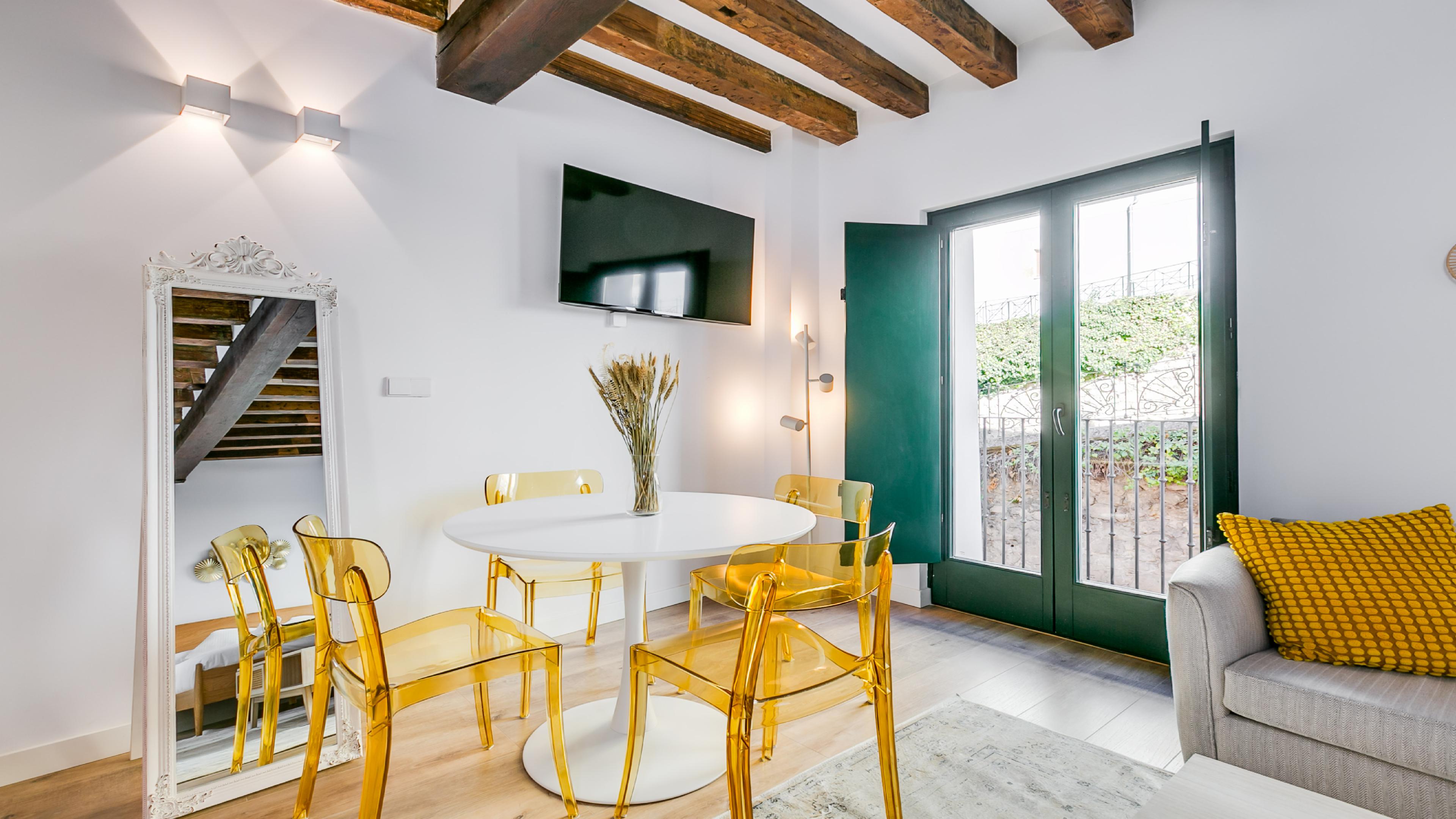 Bobadilla Suite con Balcón y Sofá Cama 2.2 y 3.2 1
