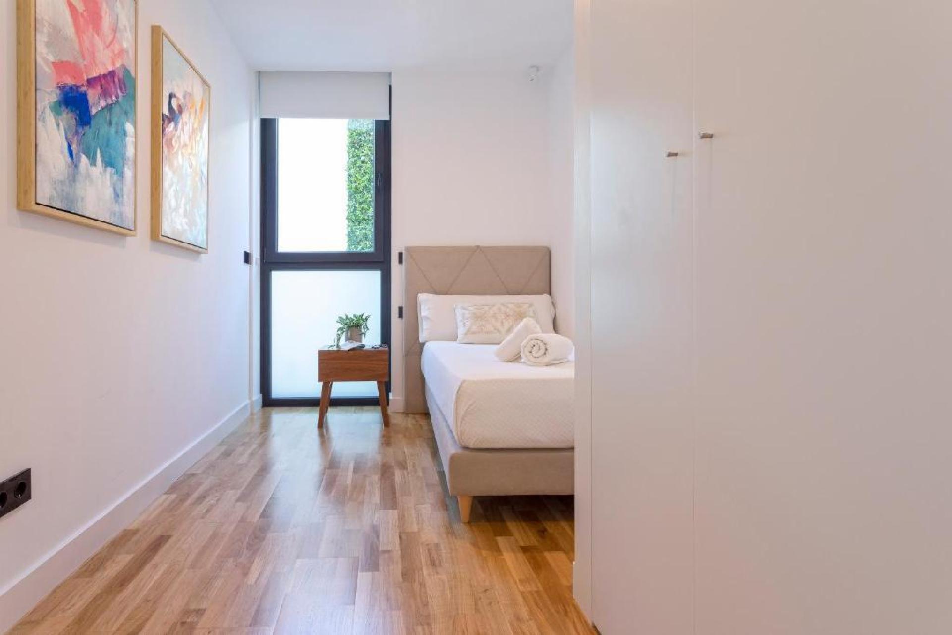 Malagueta Beach Front Luxury Apartment by Rent Me