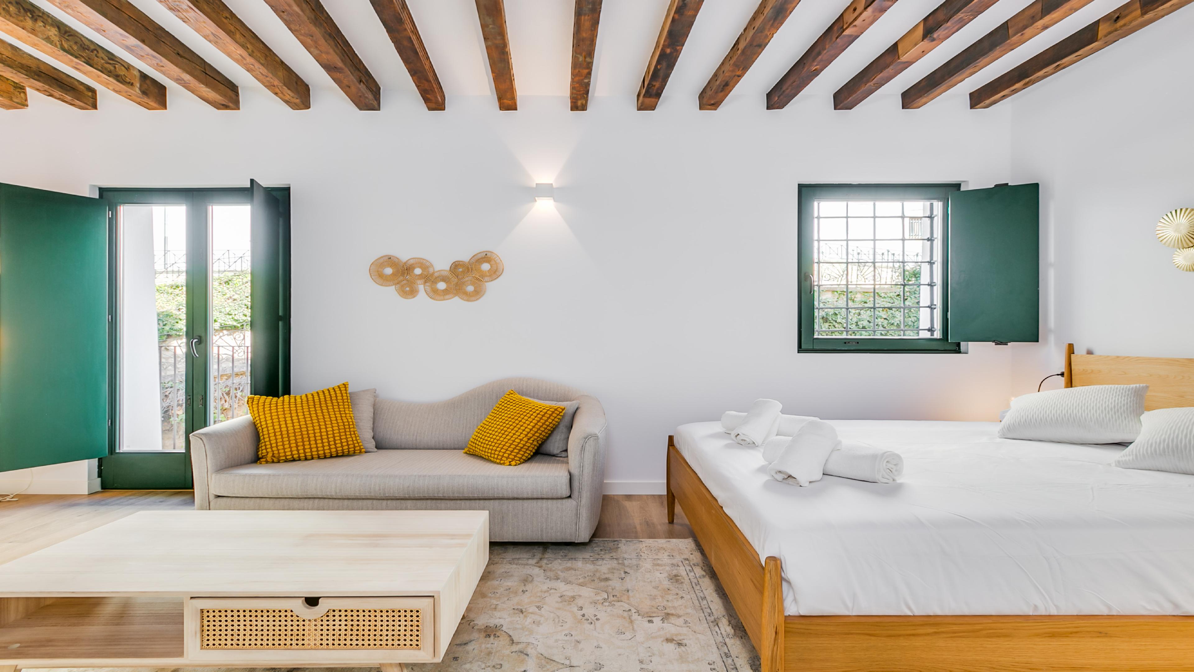 Bobadilla Suite con Balcón y Sofá Cama 2.2 y 3.2 24