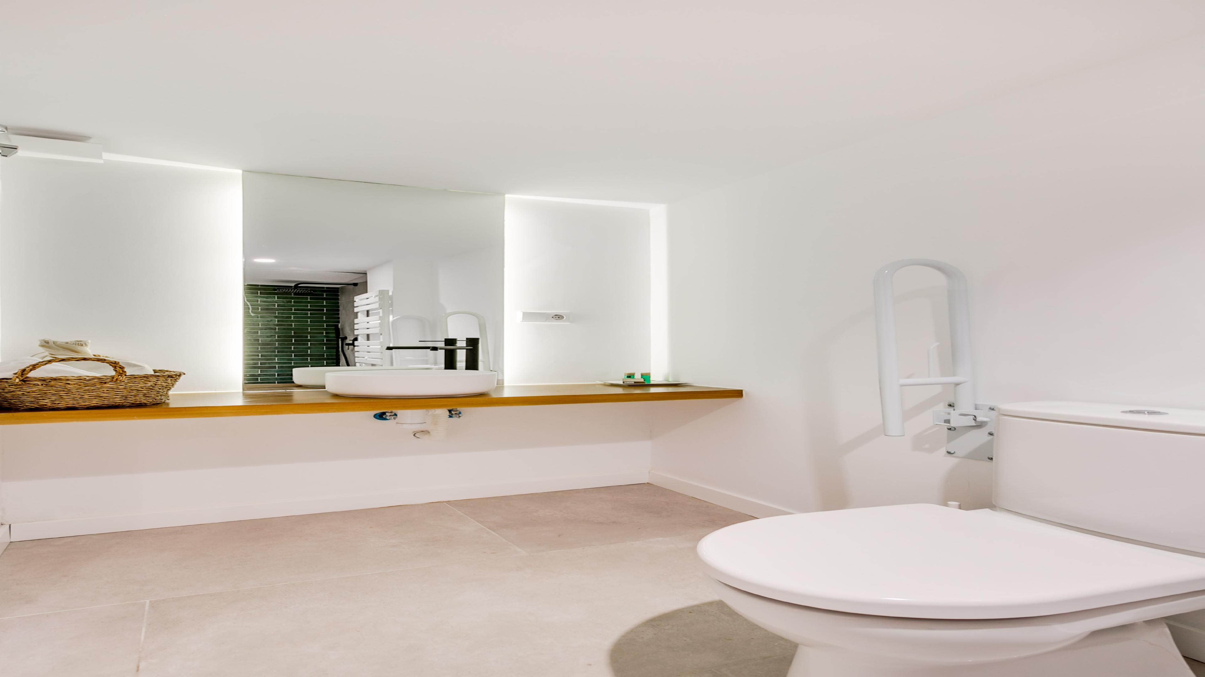 Bobadilla Suite con Patio Privado y Jacuzzi Bajo 16