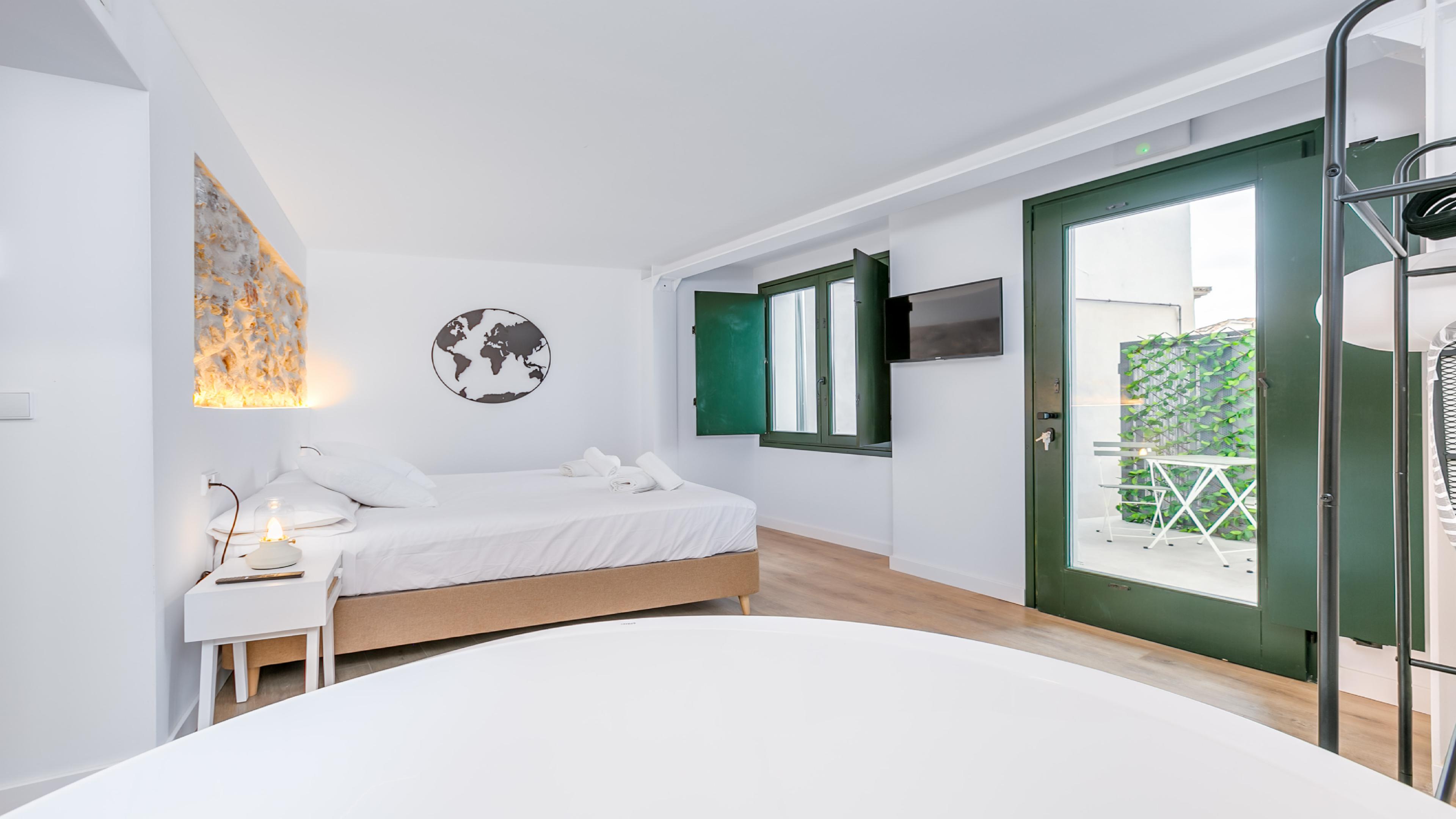 Bobadilla Suite con Patio Privado y Jacuzzi Bajo 7