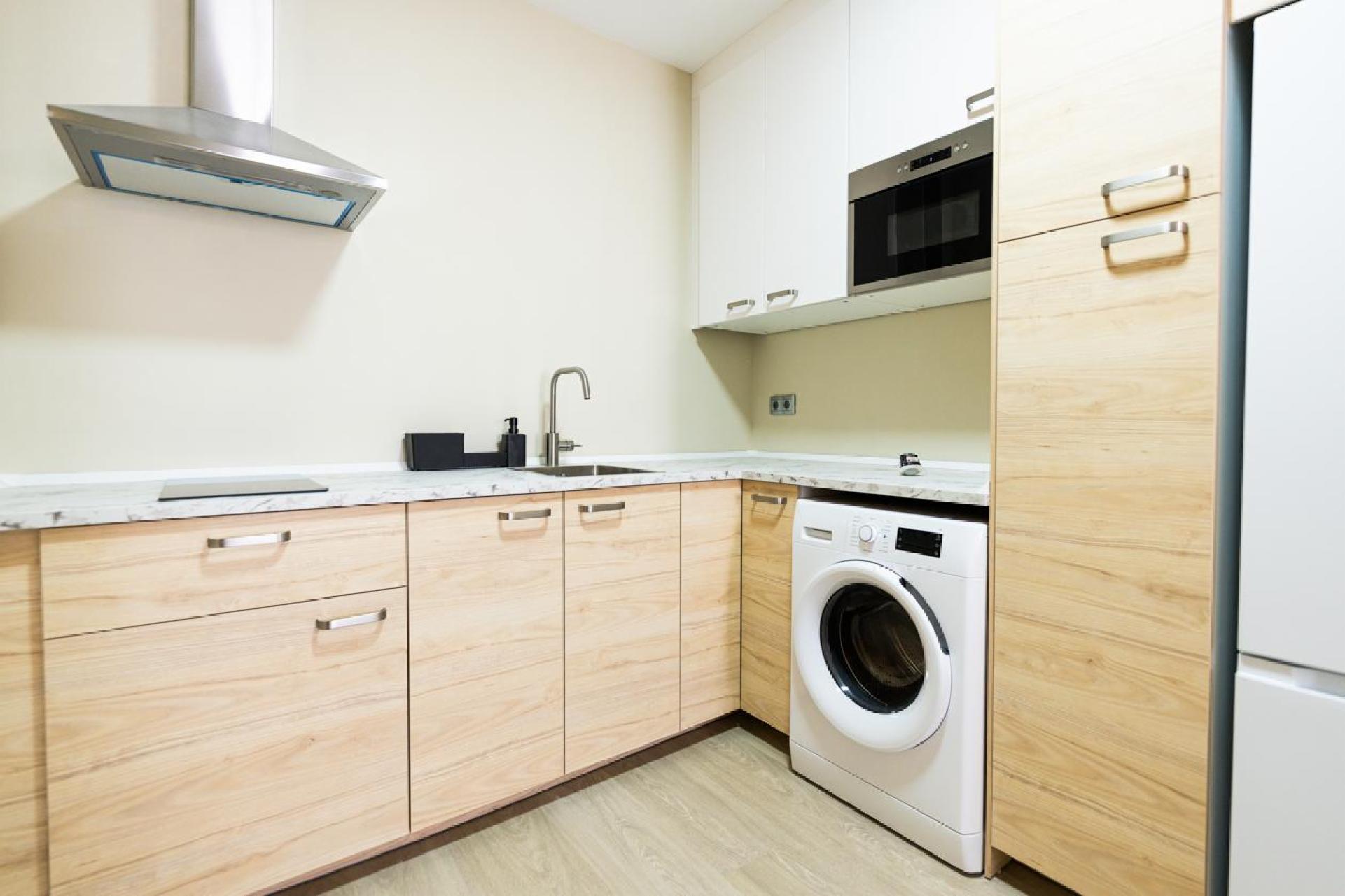 Apartamentos 1º, 2º, 3º B > 1 hab con balcón, baño en suite 1