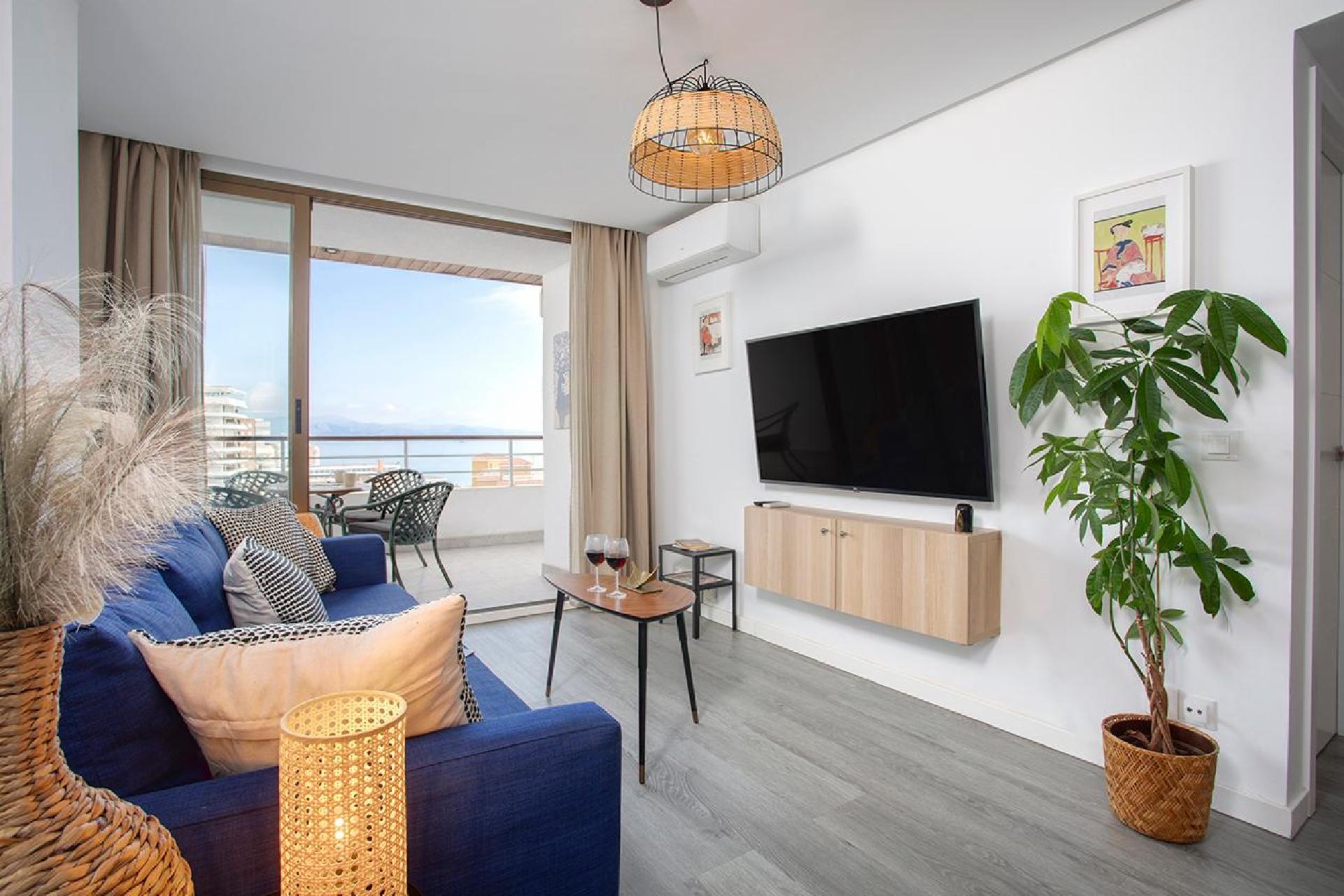 Apartamento con terraza y vistas al mar · Nogalera II by Rent Me photo