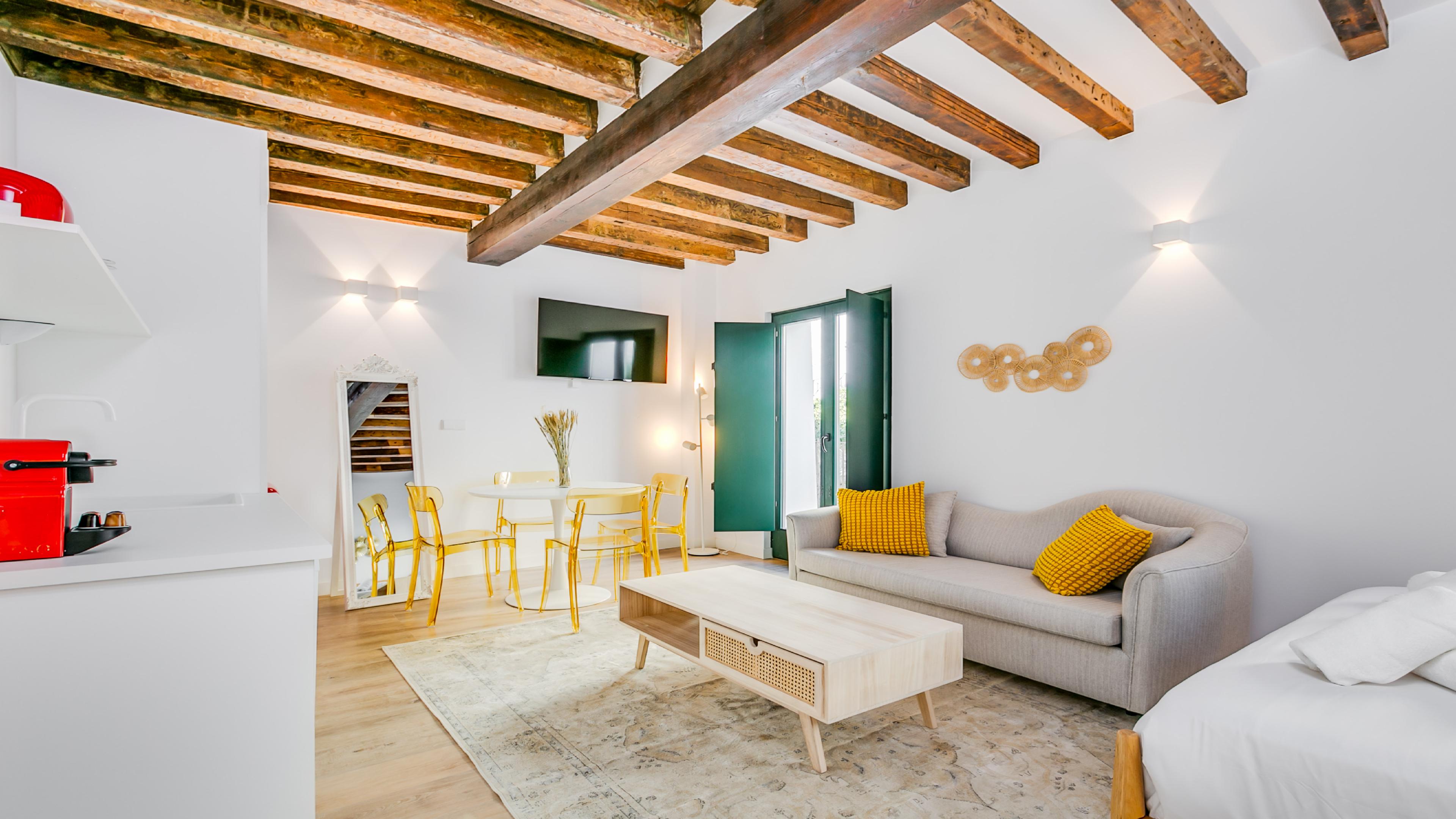 Bobadilla Suite con Balcón y Sofá Cama 2.2 y 3.2 34