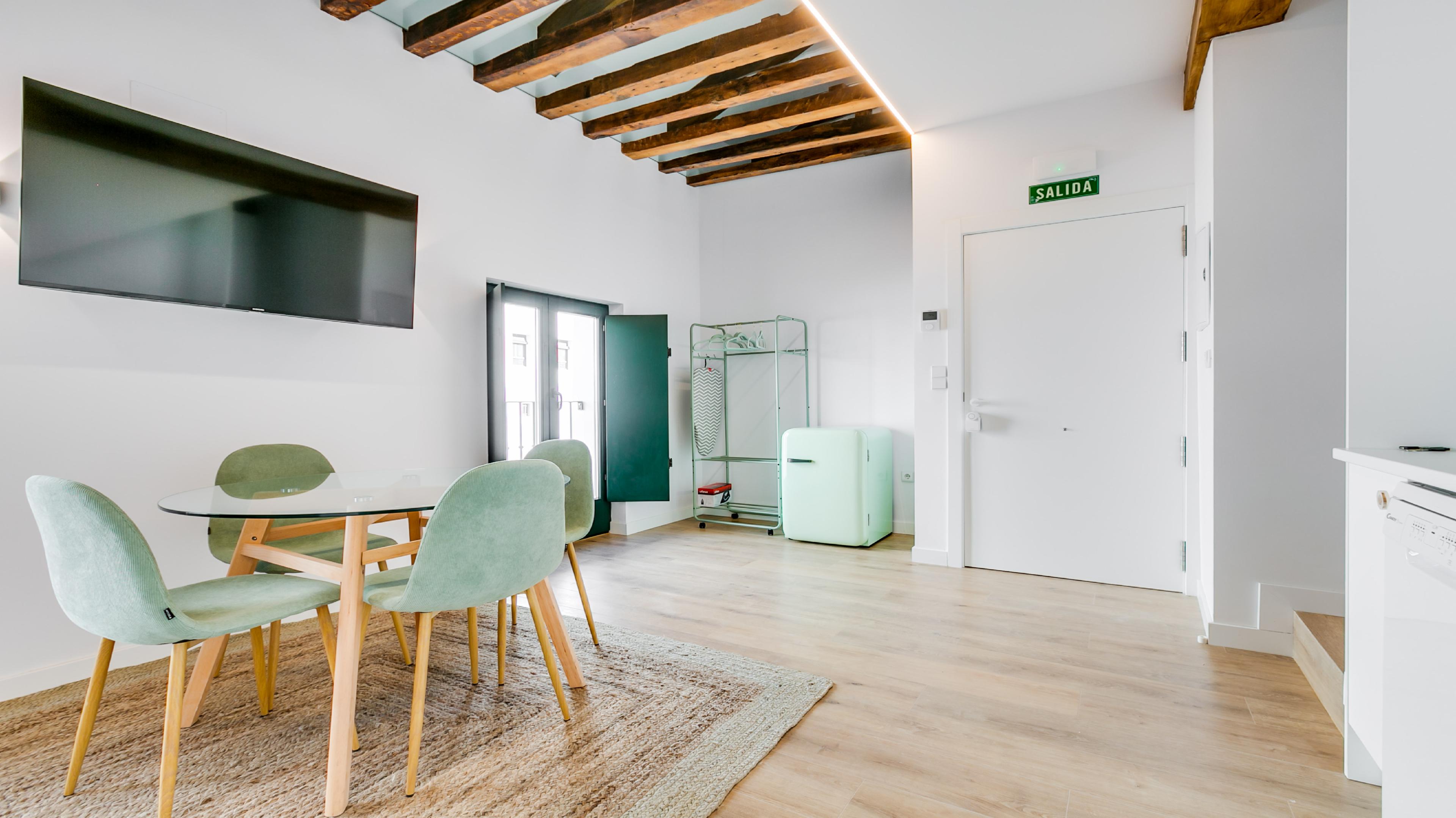 Bobadilla Suite Dúplex Abuhardillado con Bañera Hidromasaje 4.2 22