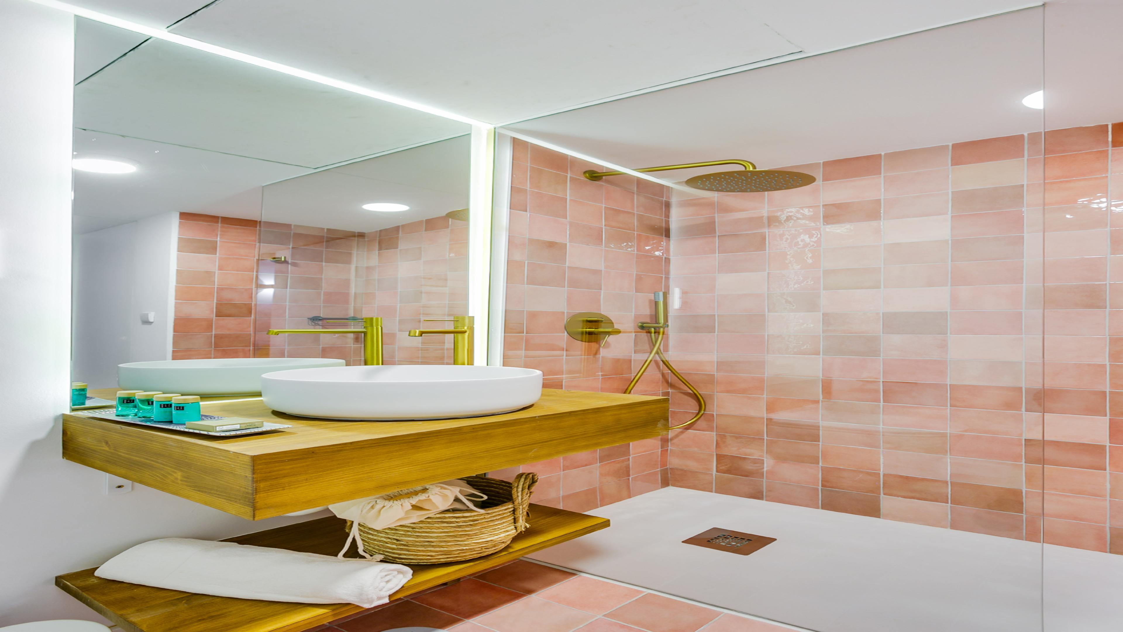 Bobadilla Suite con Balcón y Sofá Cama 2.2 y 3.2 18
