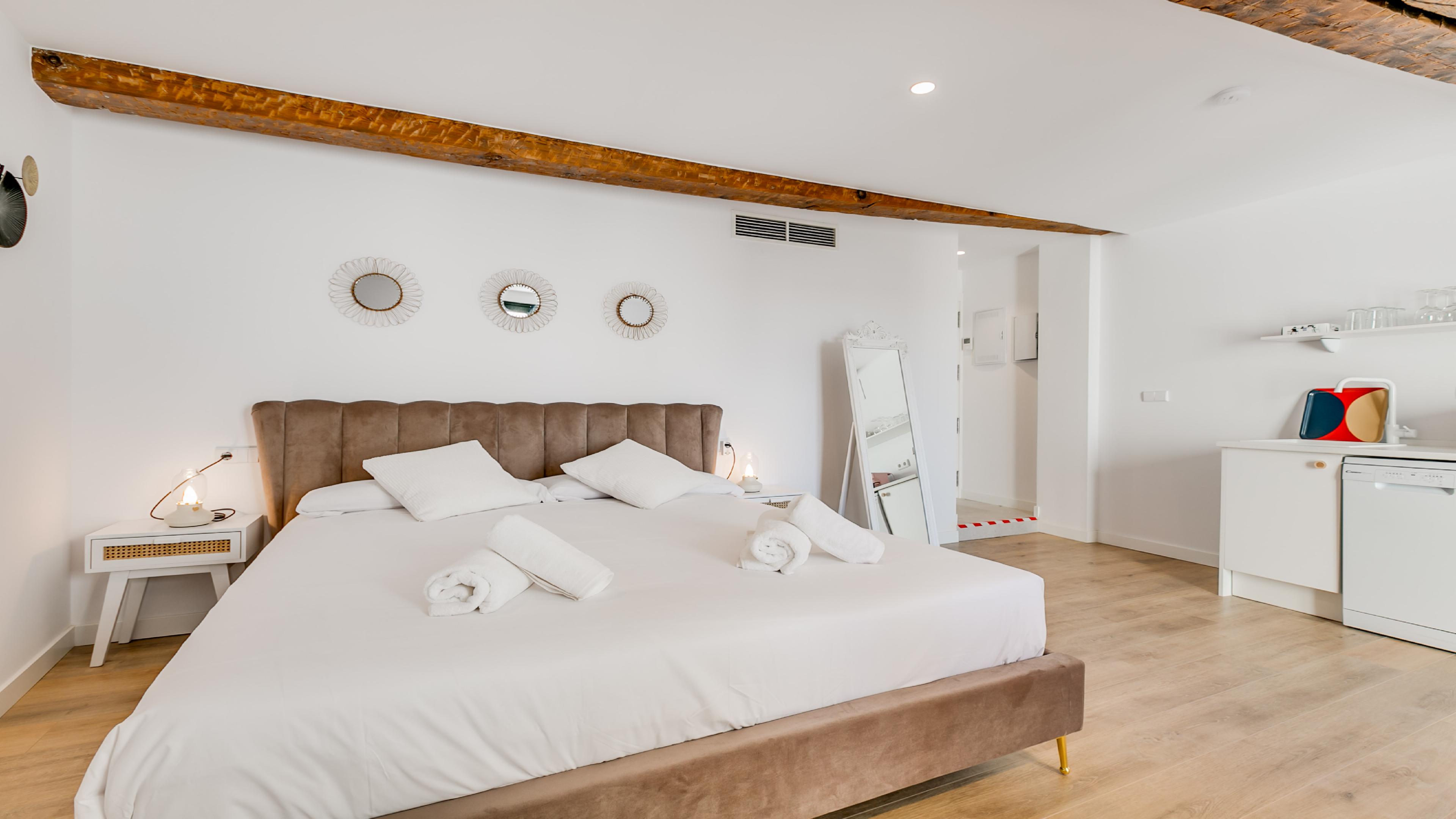 Bobadilla Suite con Cama Extragrande, Balcón y Sofá Cama 2.1 y 3.1 8